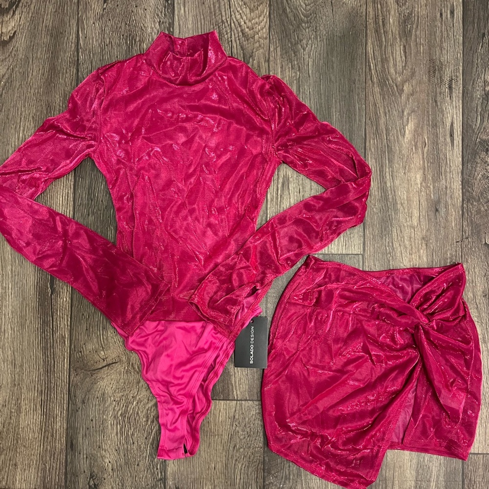 NWT SOLADO Open Back Long Sleeve Bodysuit & Split Hem Skirt Set Violet Red